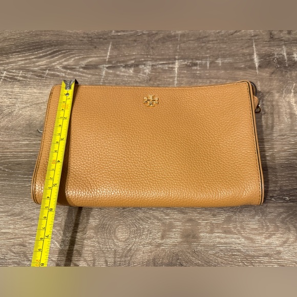 Tory Burch Carter Slim Crossbody, Tan - Picture 9 of 16